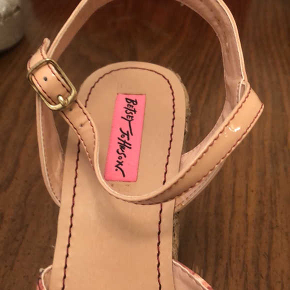 Shoes - Picture 3 of 5